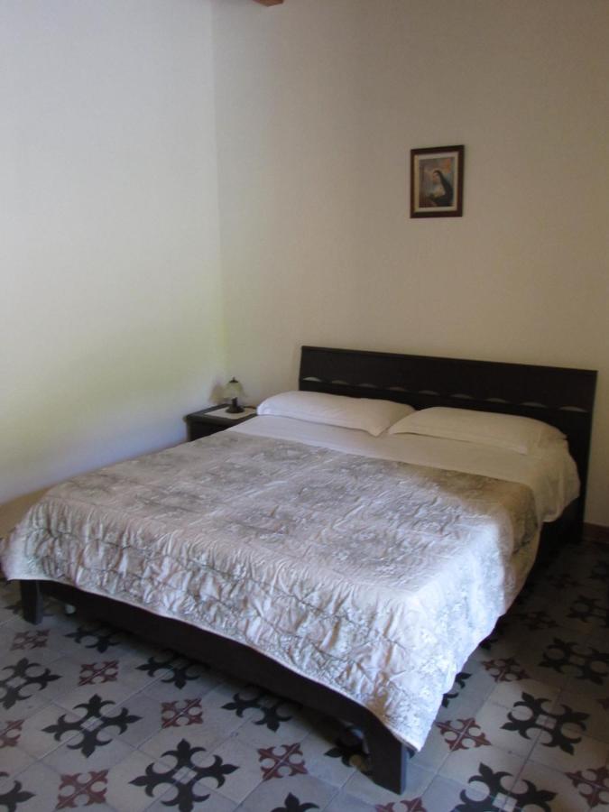 Bed and Breakfast Antico Palazzo Giardini-Naxos Exterior foto