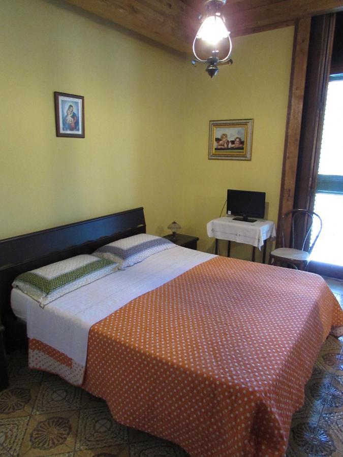 Bed and Breakfast Antico Palazzo Giardini-Naxos Exterior foto